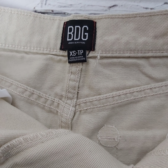 Urban Outfitters BDG ROXI DESTRUCTED DENIM MINI SKIRT - Picture 7 of 9